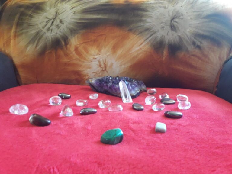 Meditation mit Steinen Titelbild